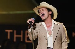 BRUNO MARS SINGING